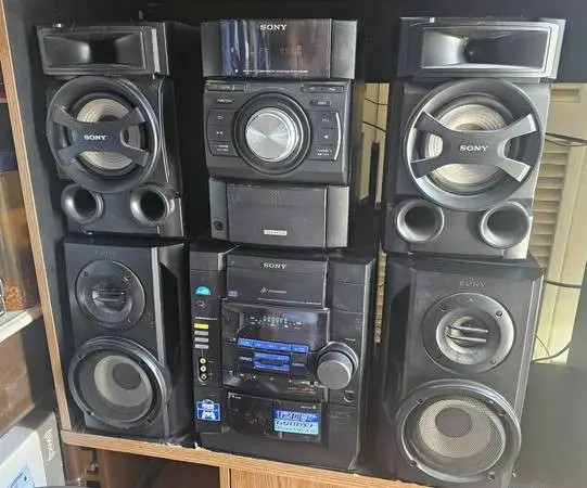 Sony FM/CD/iPod/Cassette