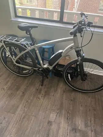 Co-op electric bike E bike nine speed Like new