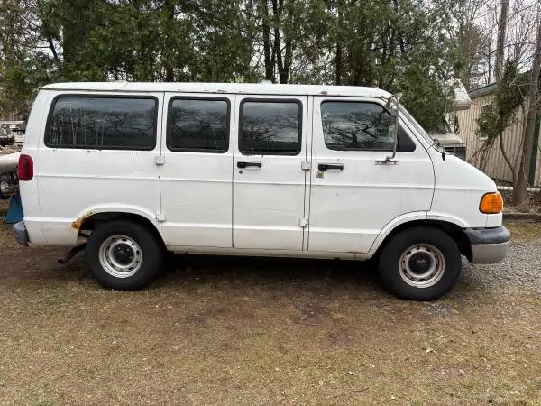 2001 Dodge Ram 1500 Van/Only 102,000 miles or Best Offer