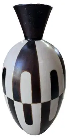 2002 Chulucanas Peruvian Ceramic Brown & Beige Vase Signed Luis Salas
