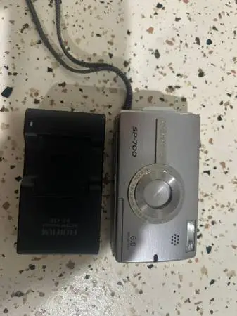 olympus sp-700 digital camera+ charger