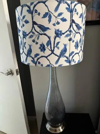 Beautiful lamp - 32 inches tall