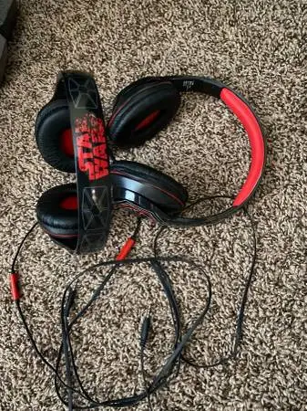 Star Wars wired Headphones (2 pair)