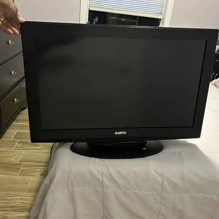 Sanyo DP32649 is a 32-inch high-definition LCD TV
