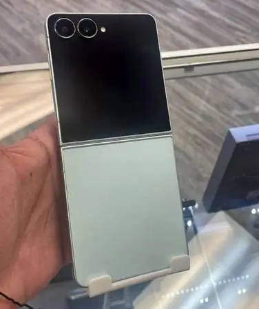 Galaxy Z Flip 7 Unlocked New