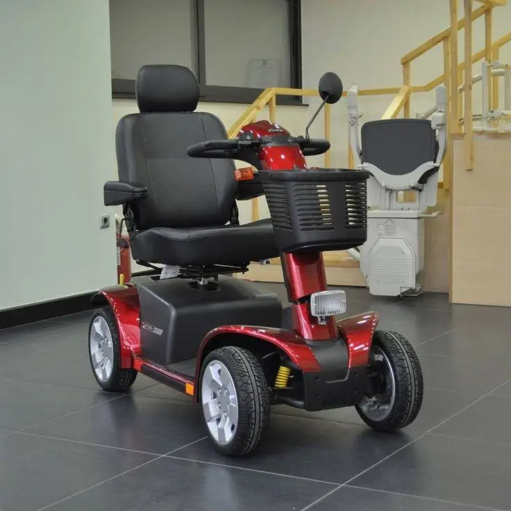 Luxury 4-Wheel Mobility Scooter – Like New – Smooth & Comfortable Ride