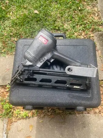 Senco Trim Gun with Tool Bag Hook and Carry Case