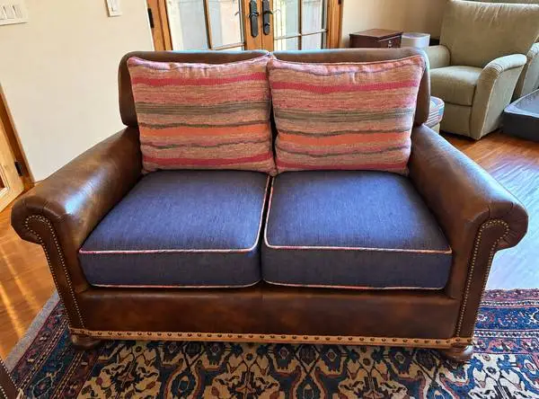 Estate Items In Auction