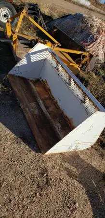 70 inch Bucket -- Old Bobcat /Melroe-- hyd ejection-- Or Best Offer