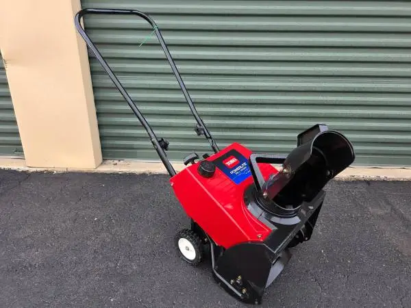 Toro Powerlite Gas Snow Blower Works Great! Light but Powerful!