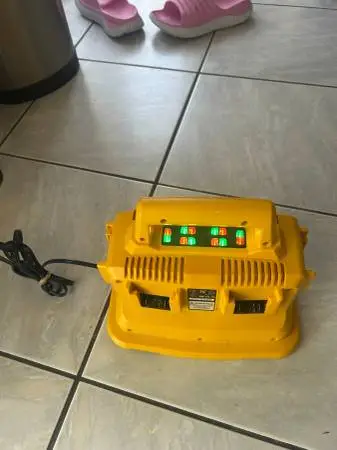 dewalt charger for 6 battery