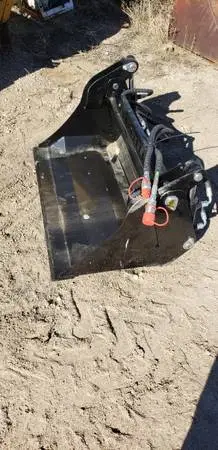 39 inch 4 in 1 Bucket--clamshell Mini skidsteer-- Or Best Offer