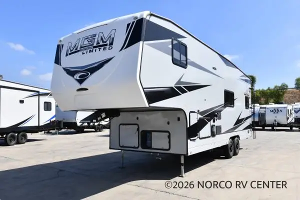 2023 Genesis Supreme MGM CR280 5th Wheel Toy Hauler-Solar-Generator!