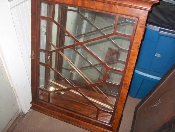 WOOD WALL CABNET GLASS DOOR W/MIRRO INSIDE BACK