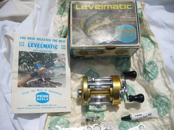 Vintage- New Never Used PENN 940 Casting REEL