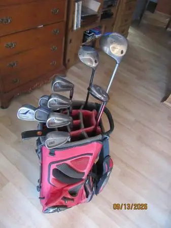 Nice golf set in golf bag
