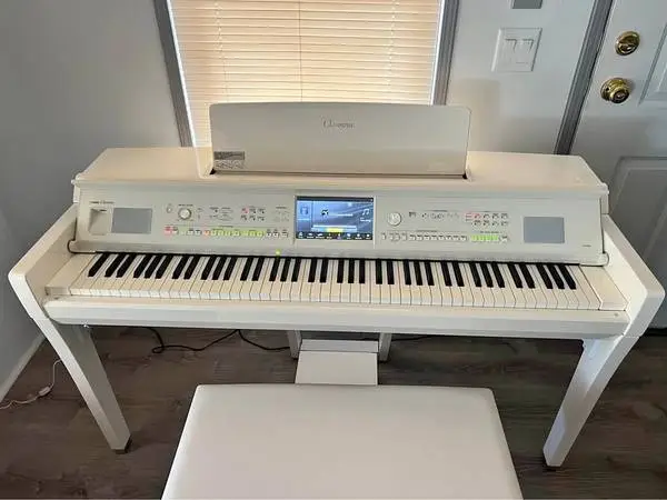 Yamaha Digital Piano- Clavinova CVP-809PWH