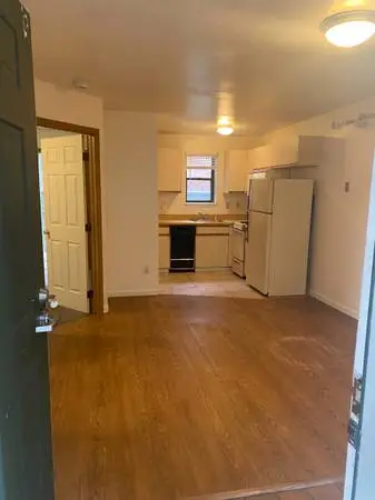 Walk to Pearl Street! 1 BD with PATIO available in OCT. Pets OK (CF-2)