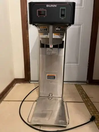 Bunn TB3 - 3 Gallon Iced Tea Brewer with Quickbrew