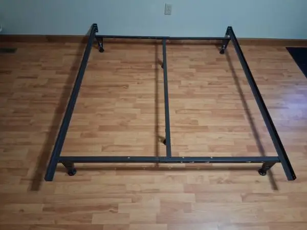 Metal Bed Frame (Twim/Full) w/Center Support