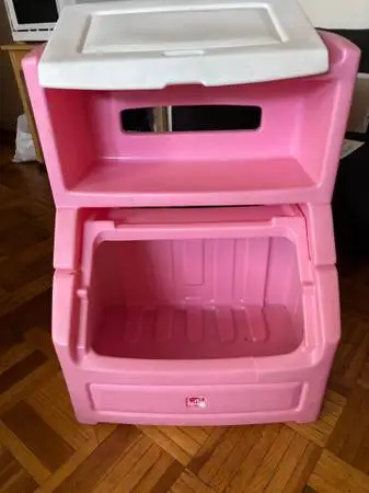 Girls toy box