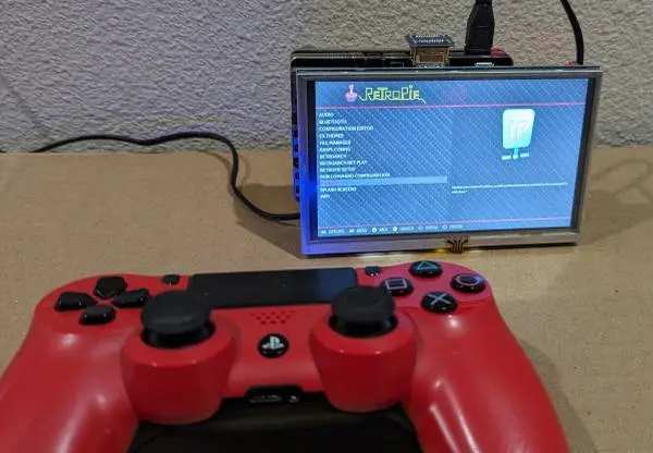 Retro Gaming System Raspberry Pi 3B include 5in touchscreen