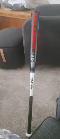 Easton RIVAL