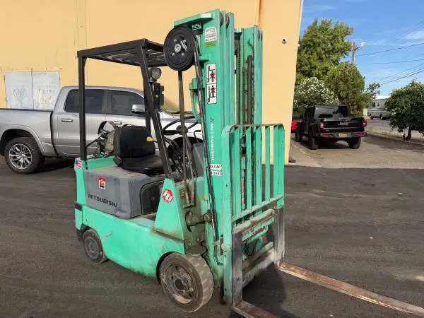 Forklift Mitsubishi 3,000lb. Cap (Good Runner)
