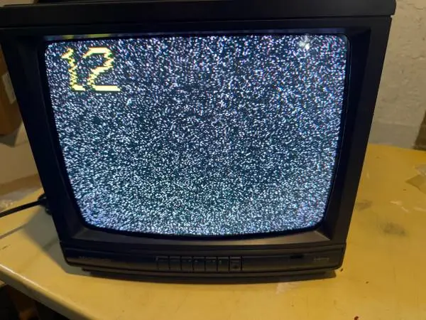 Magnovax crt tv 13”