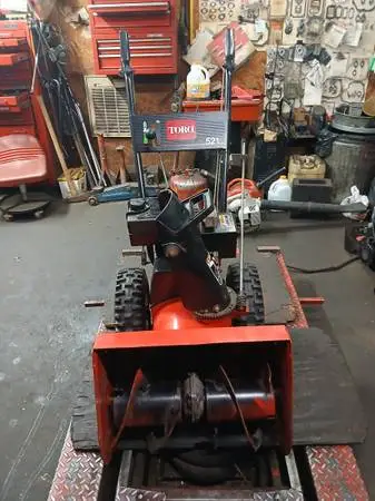 Toro 521 Snow Thrower