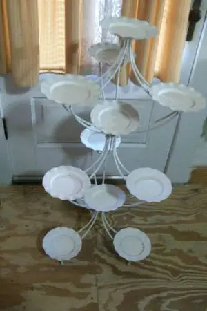 Vintage 12 Place White Metal Plant Stand