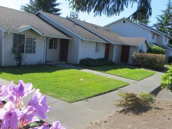 ***FREE APP***SPRAWLING LAWNS, PLAYGD, SPT COURT