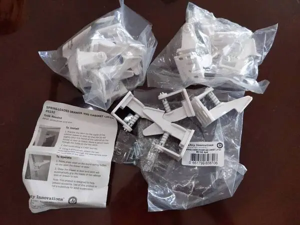 CHILD SAFETY LATCHES-SPRING LOADED DRAWER/CABINET LATCHES-3 PACKS-NIB