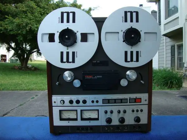 WTB...Vintage Speakers, Receivers, Turntables, Amps, Reel to Reels
