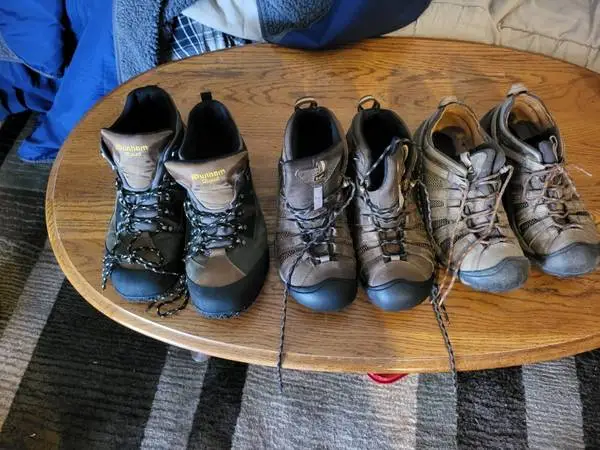 Shoes/Keens/ Tennis shoes/ Hiking/ Camping.12.5 2e 13 4e - $13 (Denver