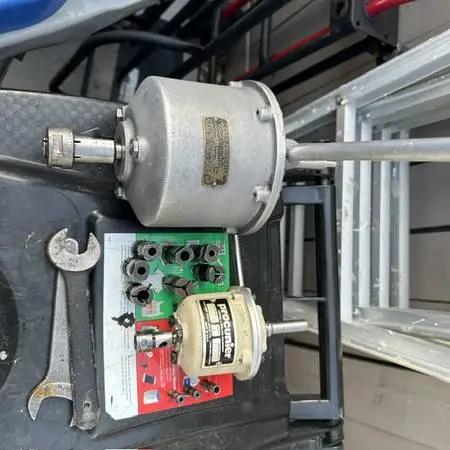 Procurner tapping heads