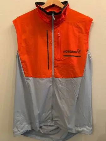 NEW Norrona Senja Aero90 Vest Mens Medium Run Hike Bike
