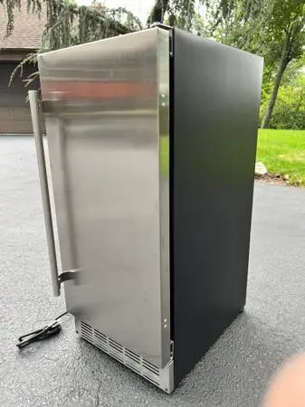 Undercounter Ice Maker / Brand New / Stainless / Edgestar