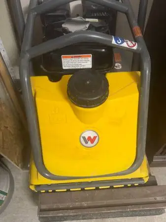 WACKER NEUSON VIBROPLATE ( COMPACTOR )