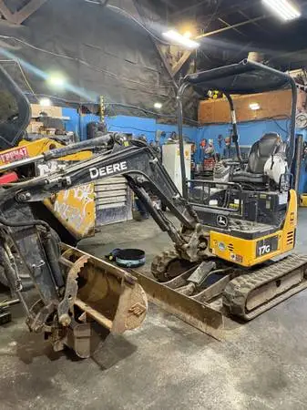 John Deere 17 G