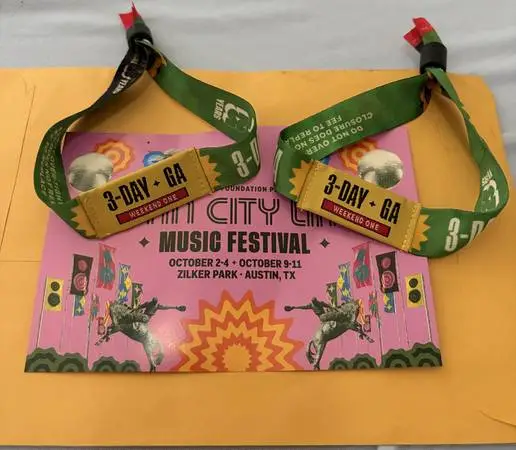 2 x ACL wristbands to weekend 1