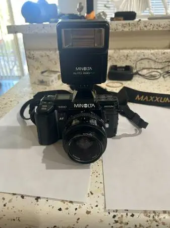 minolita maxxum 7000 35mm camera