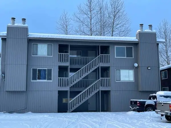 2 bedroom apt on Heritage Ct #6