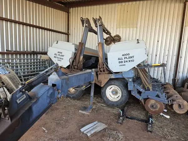 Crustbuster notill drill