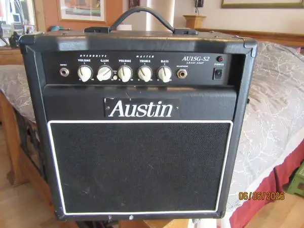 Nice Austin AU15G-S2 Amp
