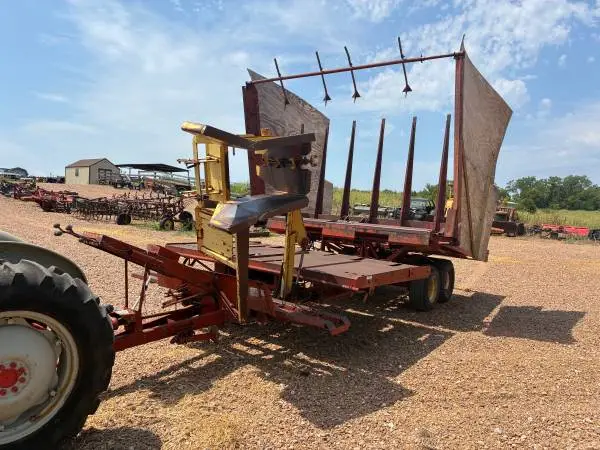 New Holland 1034 bale wagon harrow bed