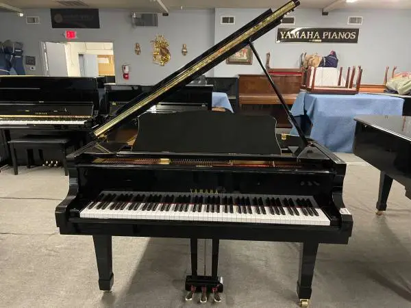 Yamaha Grand Piano G-3