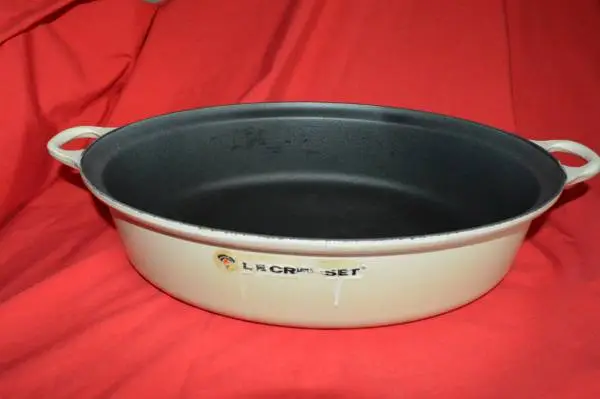 Le CREUSET # 43 Large Oval Roasting Pan Enameled Cast Iron 17x13x4