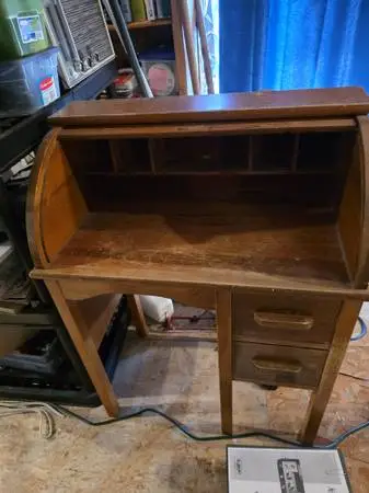 Childs RollTop Desk