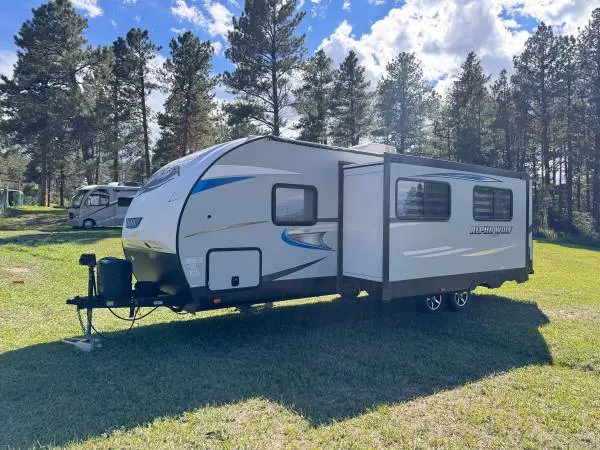 2021 Alpha wolf Cherokee by Forest River  one owner